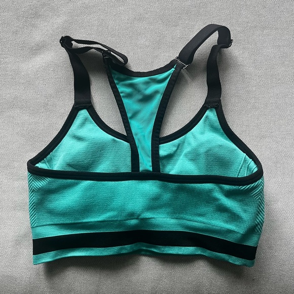 New Balance Sports Bra - Picture 2 of 4